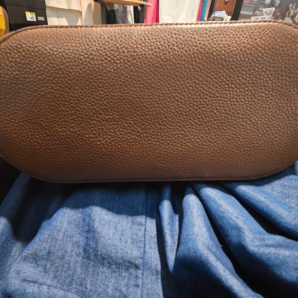 Michael Kors Tan and Beige Leather Shoulder Bag Size Large - Picture 15 of 15